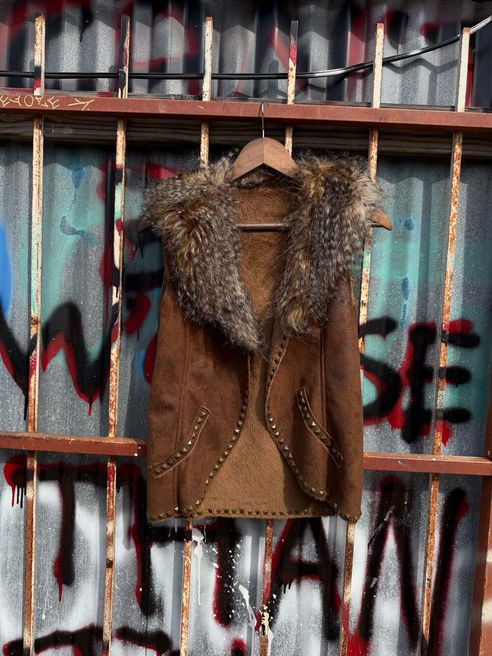 WESTERN FAUX FUR FAUX SUEDE VEST